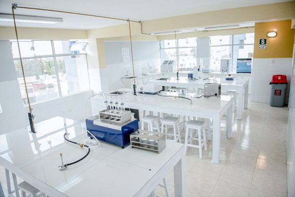 Laboratorio Clinico y de Farmacia